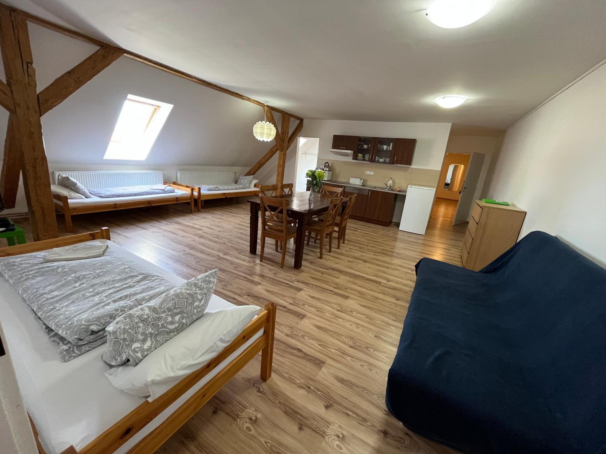 Dvur Nove Zamky Hotel Mladec Buitenkant foto