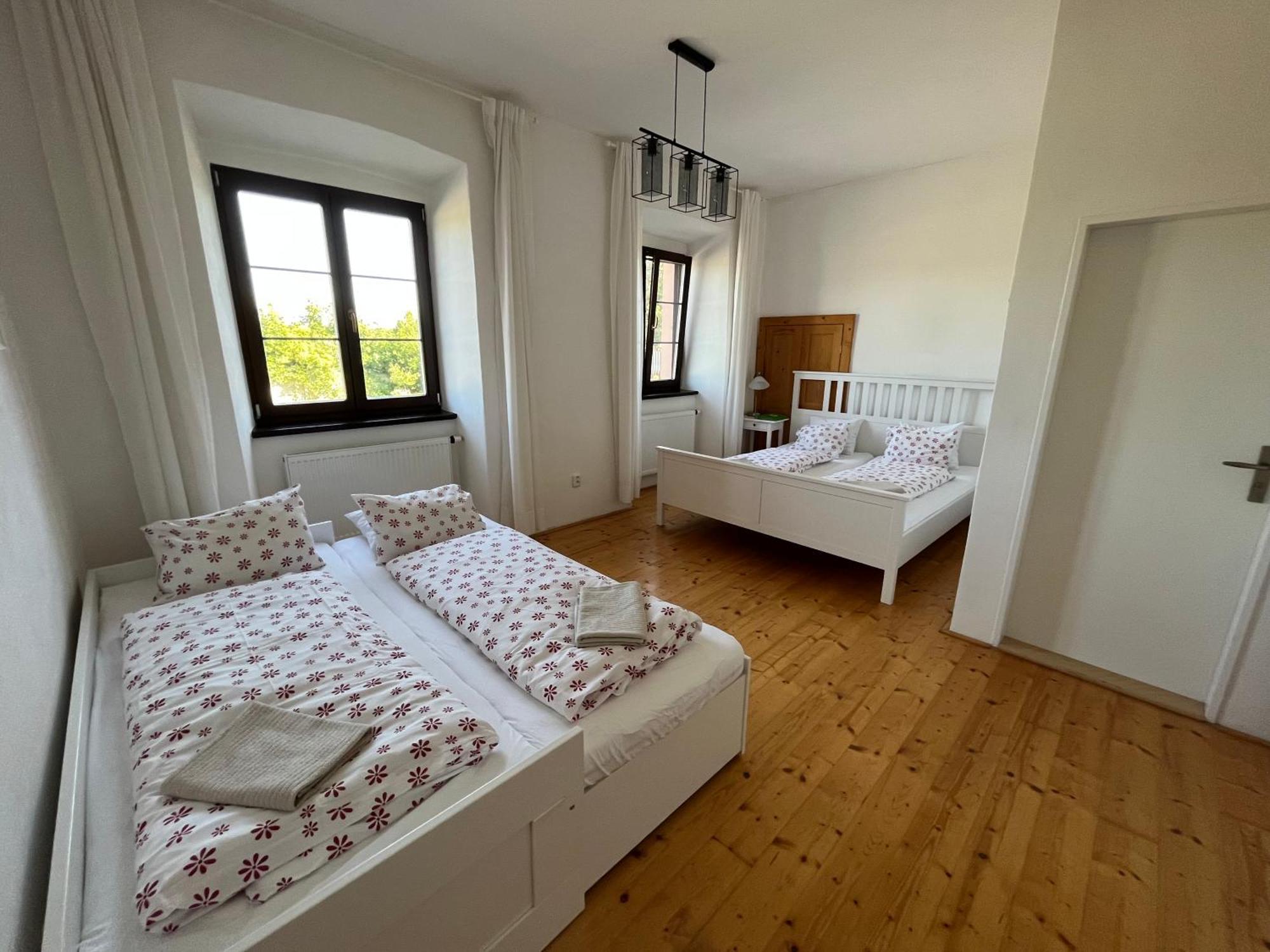Dvur Nove Zamky Hotel Mladec Buitenkant foto