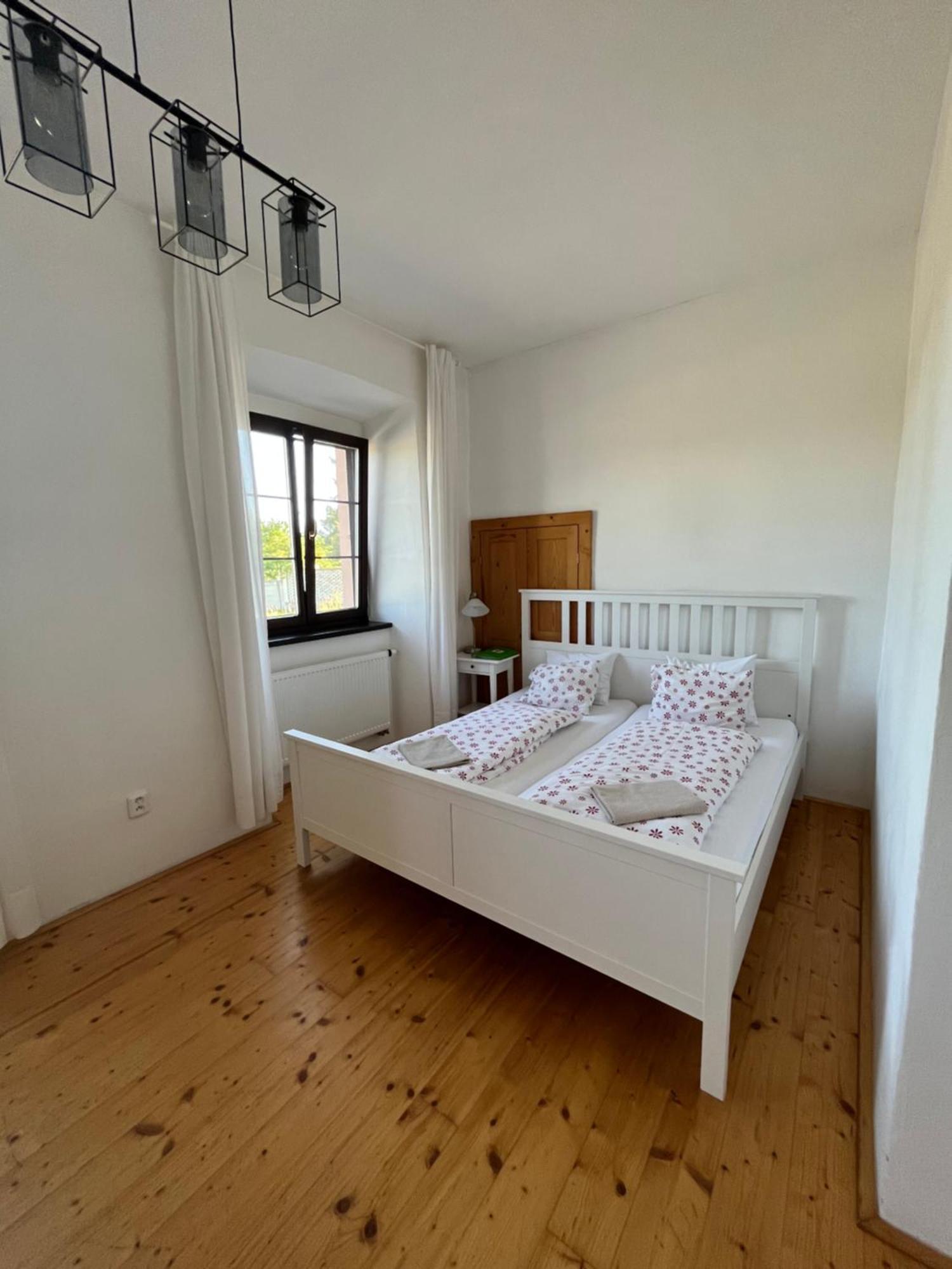 Dvur Nove Zamky Hotel Mladec Buitenkant foto