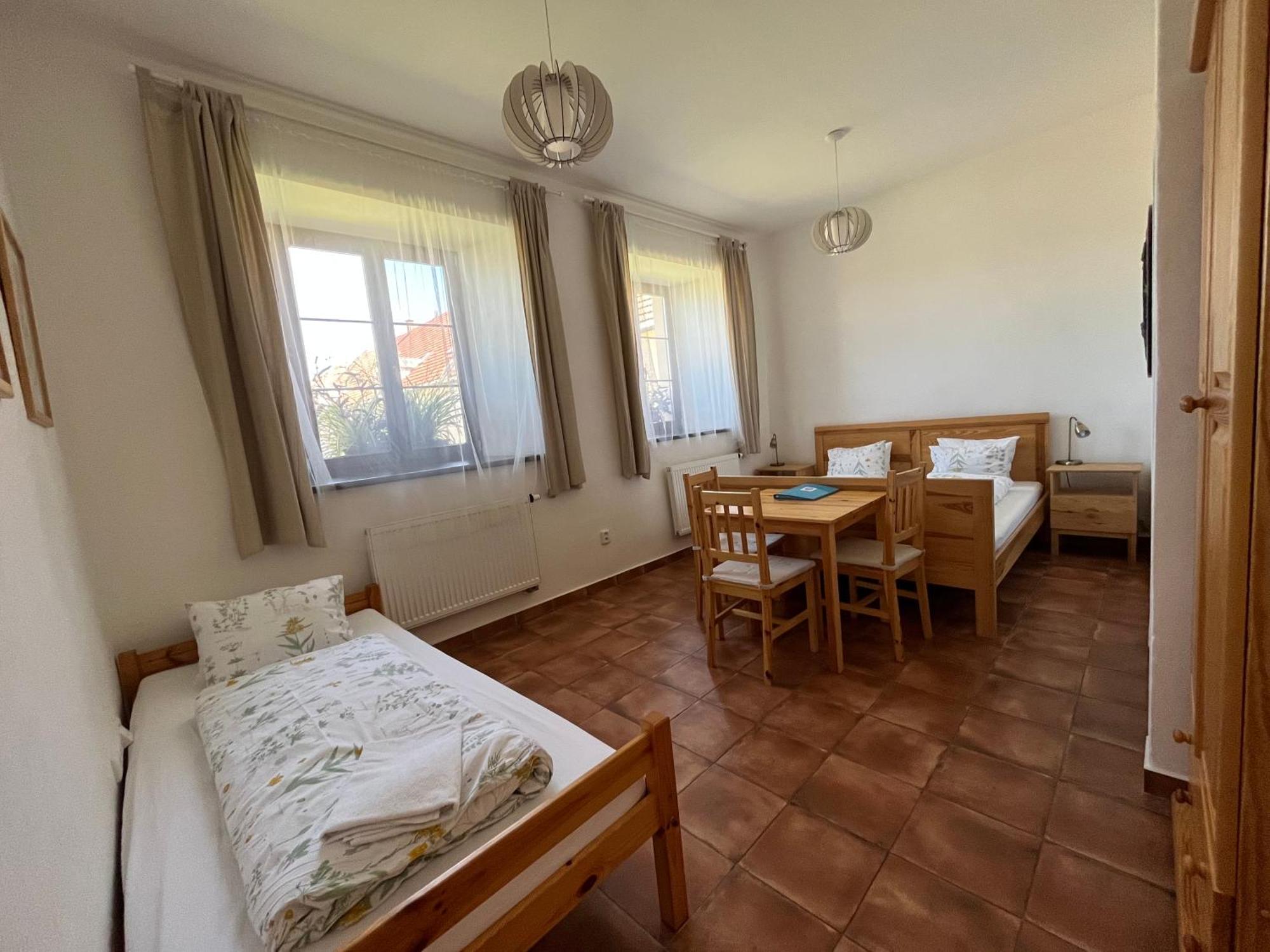 Dvur Nove Zamky Hotel Mladec Buitenkant foto