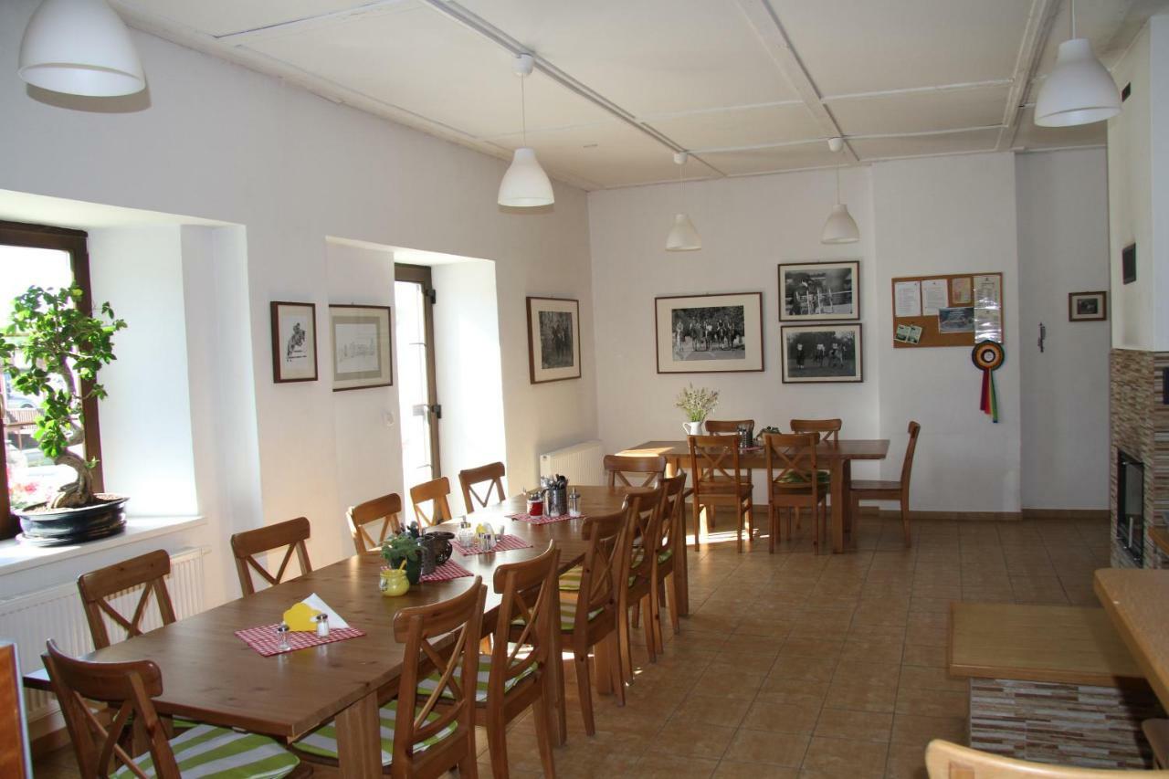 Dvur Nove Zamky Hotel Mladec Buitenkant foto